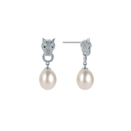 Pair of earrings with leopard-shaped tops and pearl drops